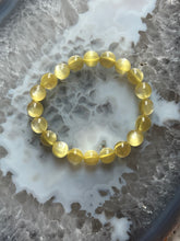 Load image into Gallery viewer, Gold Mica High Grade 9mm Bracelet
