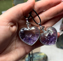 Load image into Gallery viewer, Glass Amethyst Chip Pendant