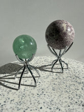 Load image into Gallery viewer, Silver Claw Stand