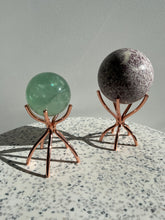 Load image into Gallery viewer, Rose Gold Claw Stand